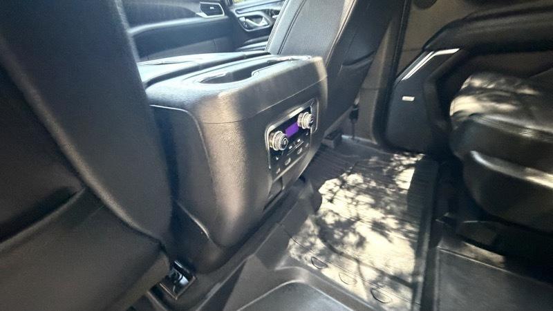 GMC Yukon Denali 4WD 2023
