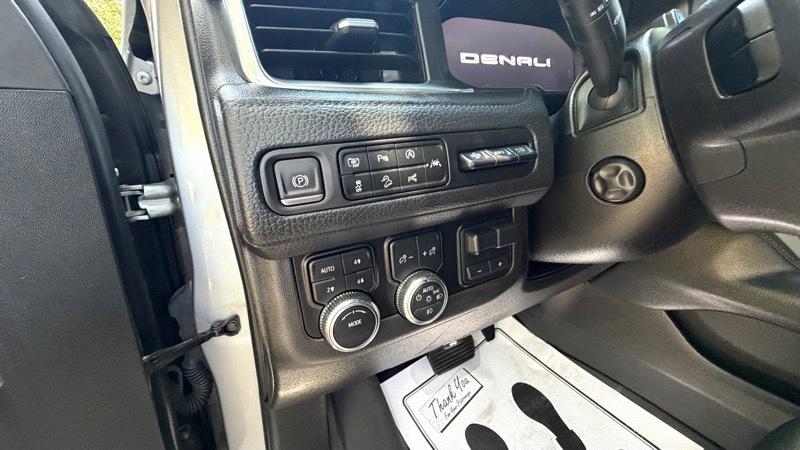 GMC Yukon Denali 4WD 2023
