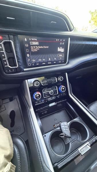 GMC Yukon Denali 4WD 2023