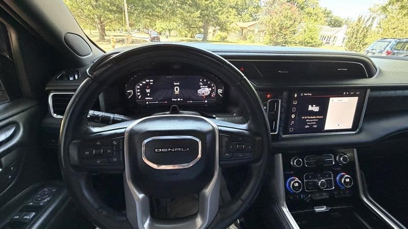 GMC Yukon Denali 4WD 2023