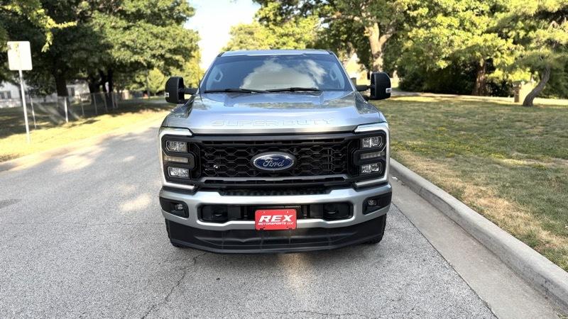 Ford F-250 SD XL Crew Cab 4WD 2023