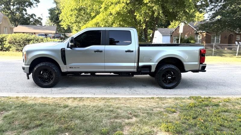 Ford F-250 SD XL Crew Cab 4WD 2023