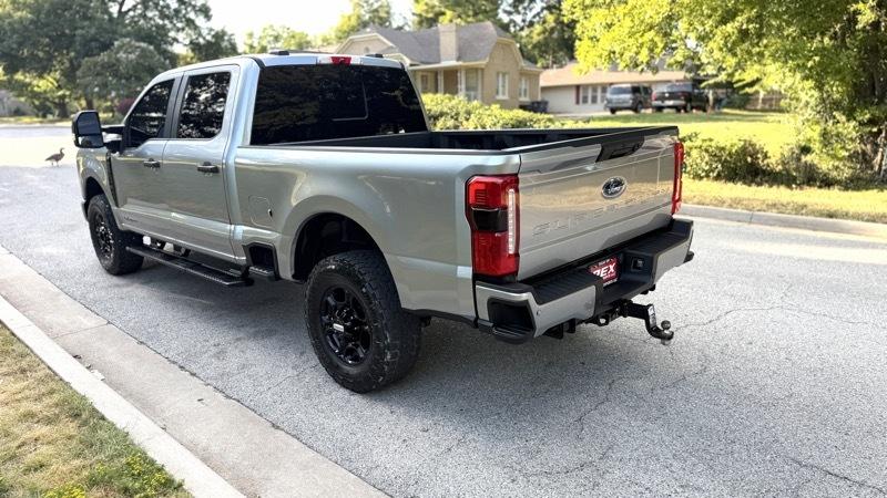 Ford F-250 SD XL Crew Cab 4WD 2023