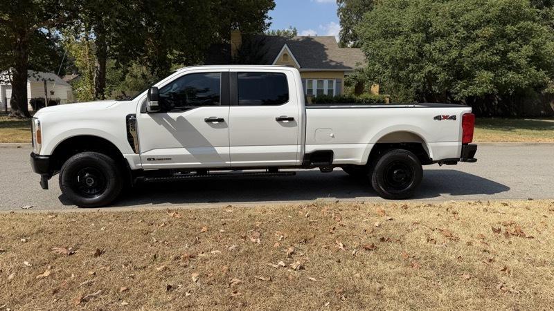 Ford F-250 SD XL Crew Cab 4WD 2024