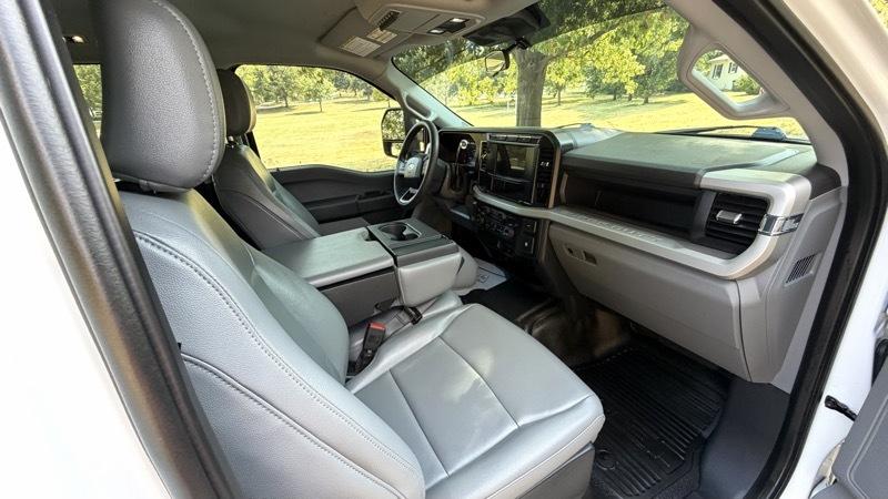 Ford F-250 SD XL Crew Cab 4WD 2024