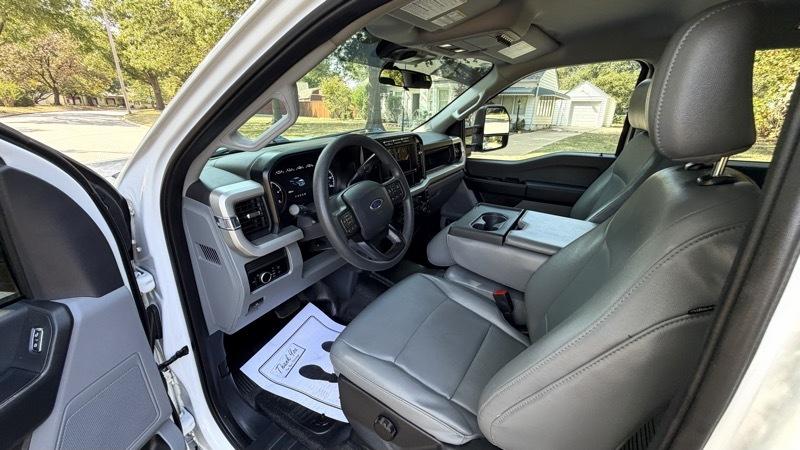 Ford F-250 SD XL Crew Cab 4WD 2024