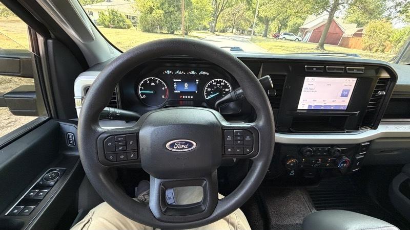 Ford F-250 SD XL Crew Cab 4WD 2024