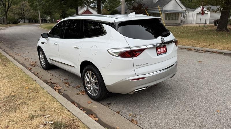 Buick Enclave Essence FWD 2024