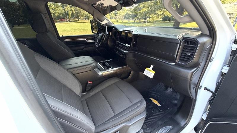 Chevrolet Silverado 3500HD LT Crew Cab 4WD 2025