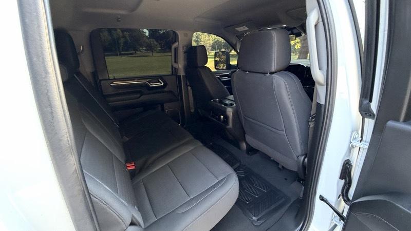 Chevrolet Silverado 3500HD LT Crew Cab 4WD 2025