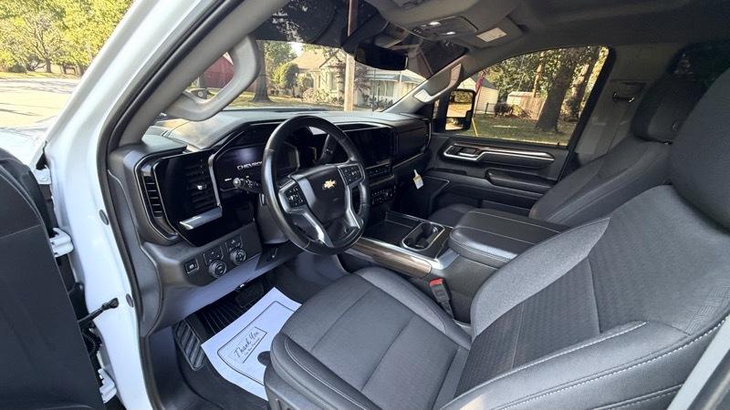 Chevrolet Silverado 3500HD LT Crew Cab 4WD 2025