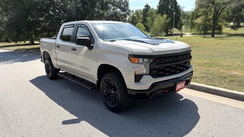 Chevrolet Silverado 1500 4WD Crew Cab 157" Custom Trail Boss 2026