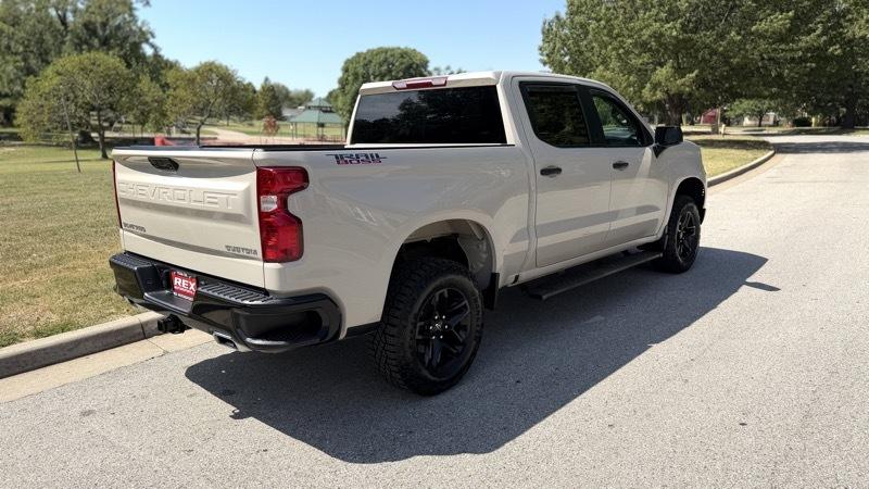 Chevrolet Silverado 1500 4WD Crew Cab 157" Custom Trail Boss 2026