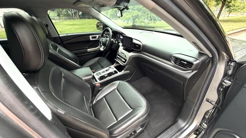 Ford Explorer XLT 2022