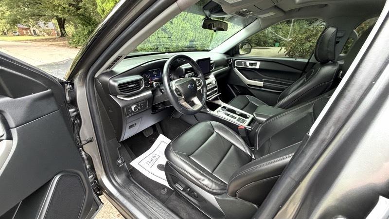 Ford Explorer XLT 2022