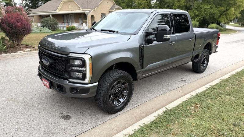 Ford F-250 SD Lariat Crew Cab 4WD 2024