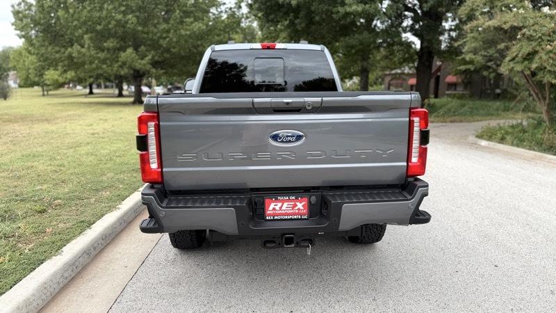 Ford F-250 SD Lariat Crew Cab 4WD 2024