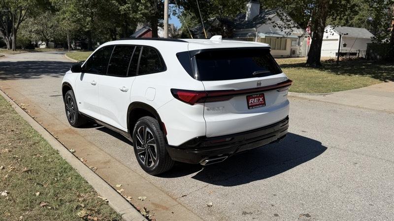 Buick Enclave Sport Touring FWD 2025
