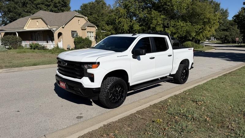 Chevrolet Silverado 1500 1LT Crew Cab 4WD 2025