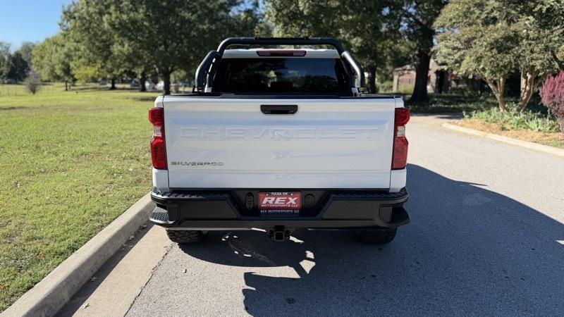 Chevrolet Silverado 1500 1LT Crew Cab 4WD 2025
