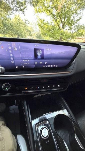 Buick Envision Essense 2024