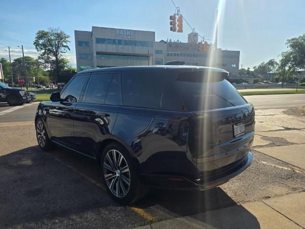 Land Rover New Range Rover SE 2023