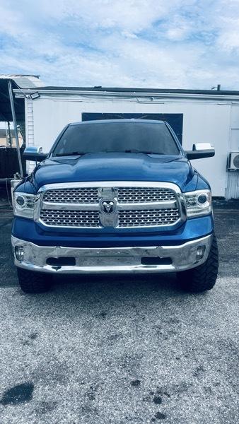 RAM 1500 Laramie Crew Cab SWB 4WD 2017