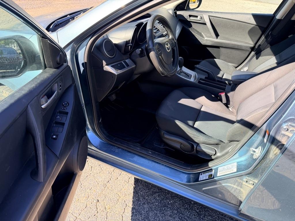 Mazda MAZDA3 i Touring 4-door 2010
