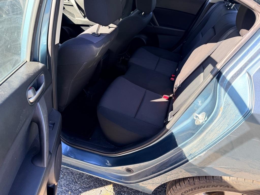 Mazda MAZDA3 i Touring 4-door 2010