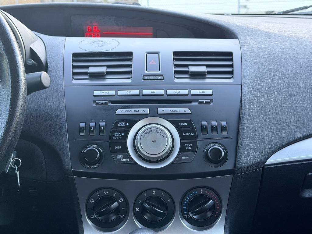 Mazda MAZDA3 i Touring 4-door 2010