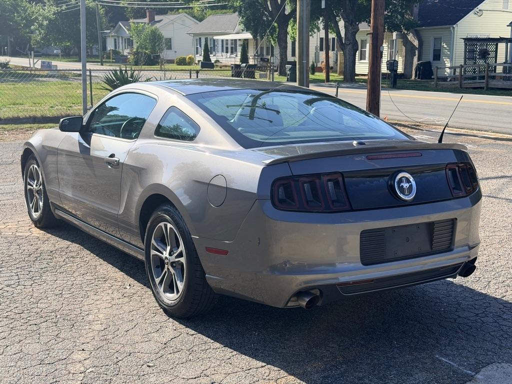 Ford Mustang V6 Coupe 2014