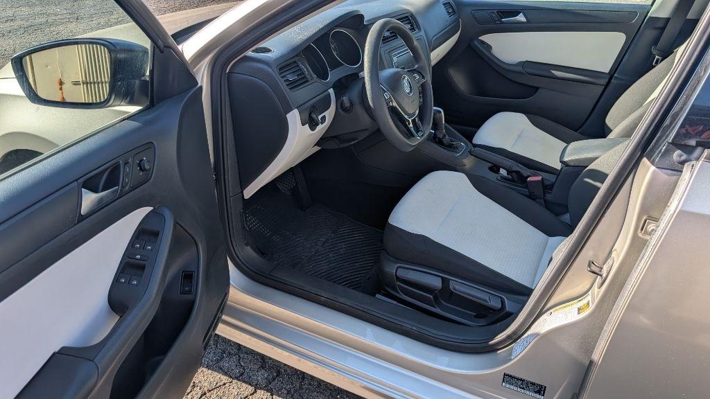 Volkswagen Jetta S 6A 2015