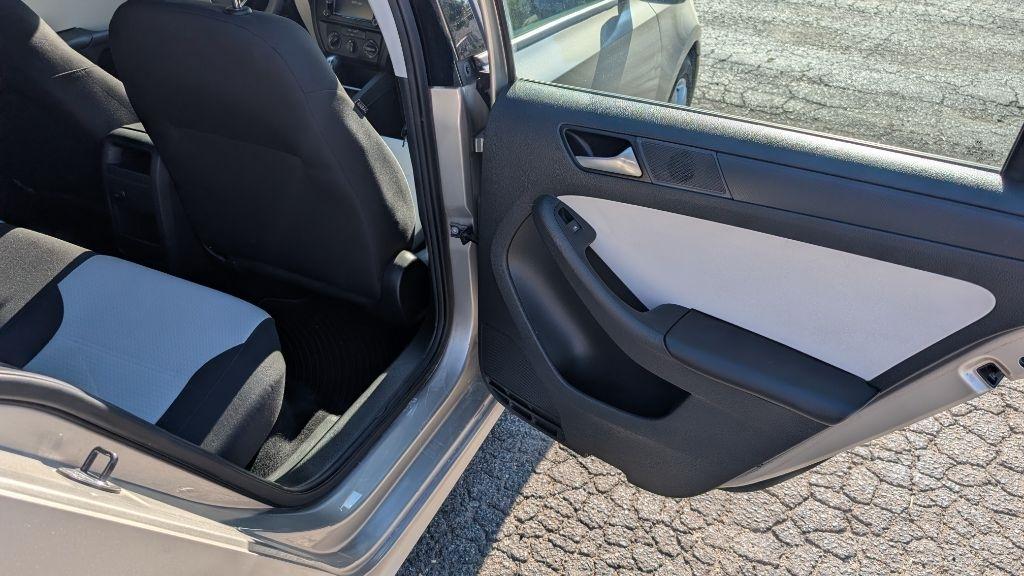 Volkswagen Jetta S 6A 2015