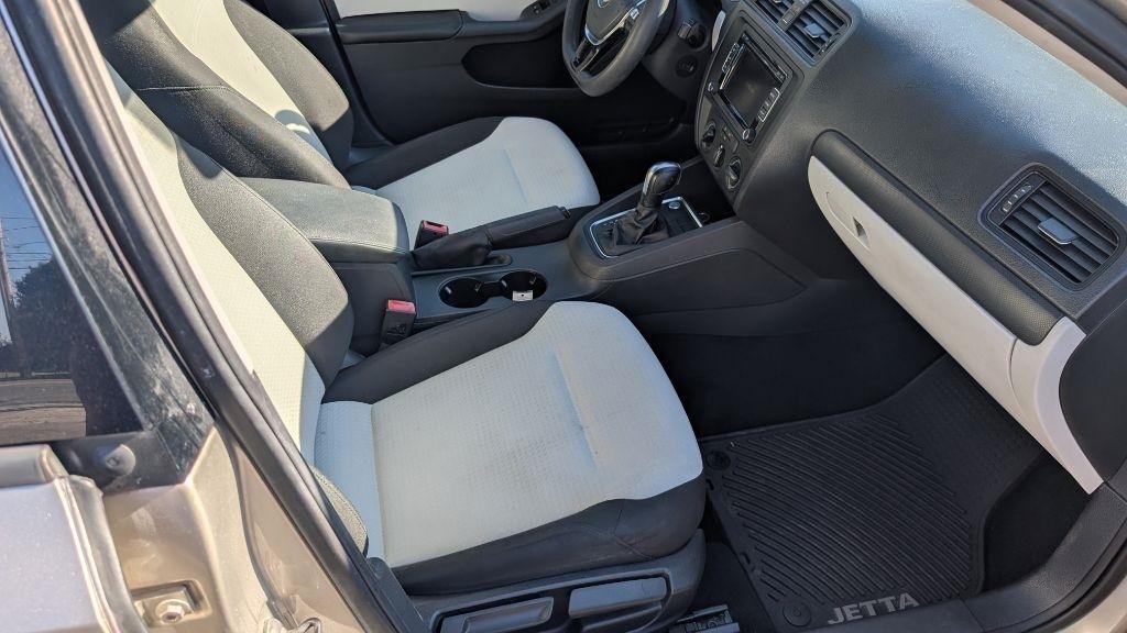 Volkswagen Jetta S 6A 2015