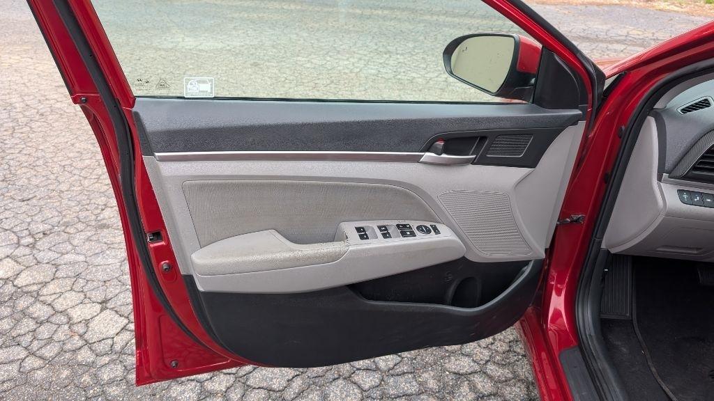 Hyundai Elantra Limited 2019