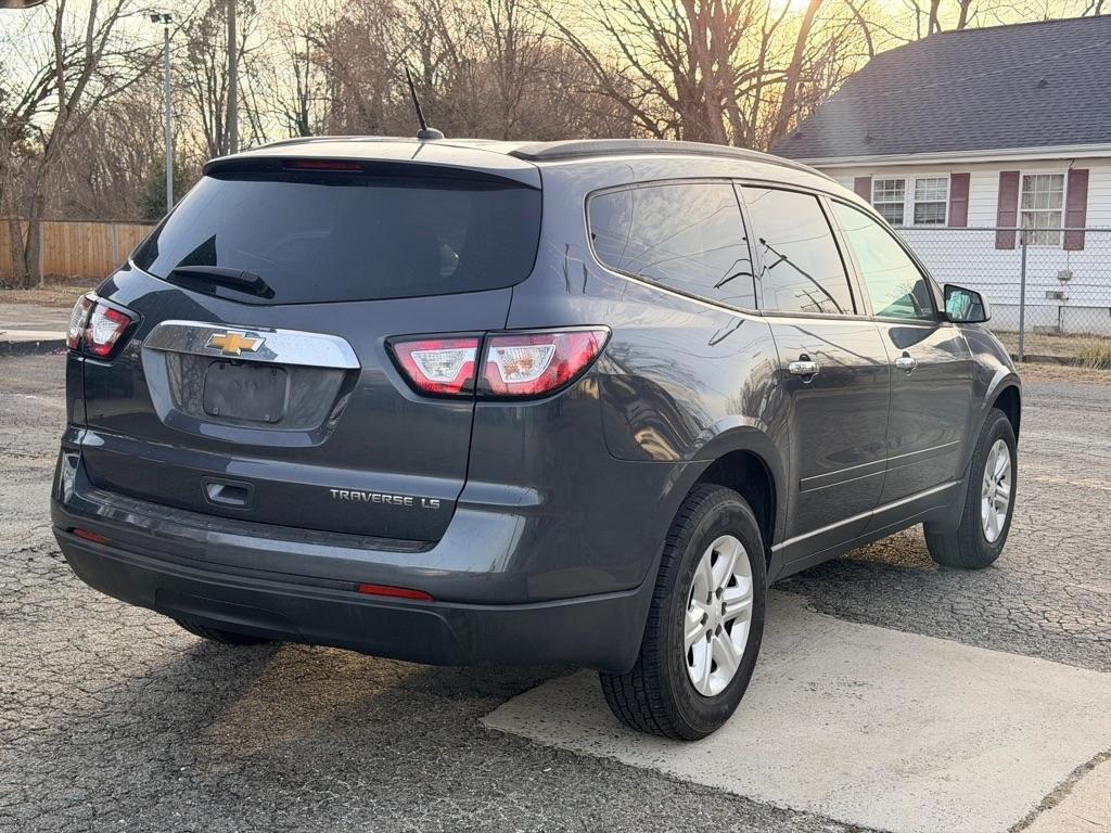 Chevrolet Traverse LS FWD w/PDC 2014
