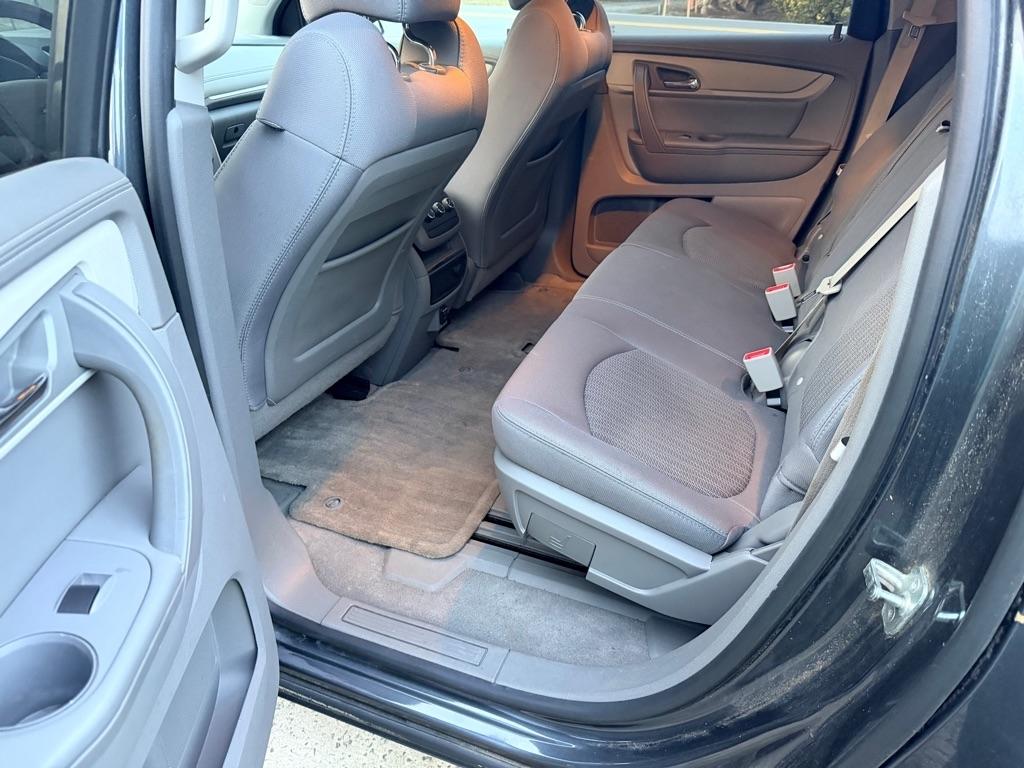 Chevrolet Traverse LS FWD w/PDC 2014