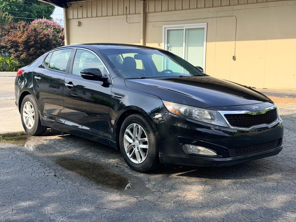 Kia Optima LX MT 2012