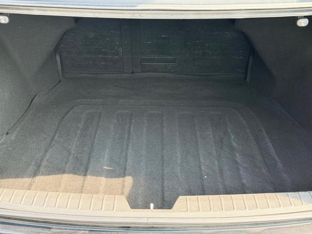 Kia Optima LX MT 2012