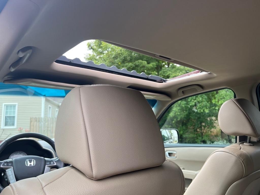 Honda Pilot EX-L 4WD 5-Spd AT with Navigation 2013
