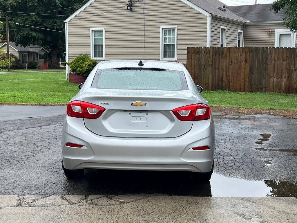 Chevrolet Cruze LS Auto 2017
