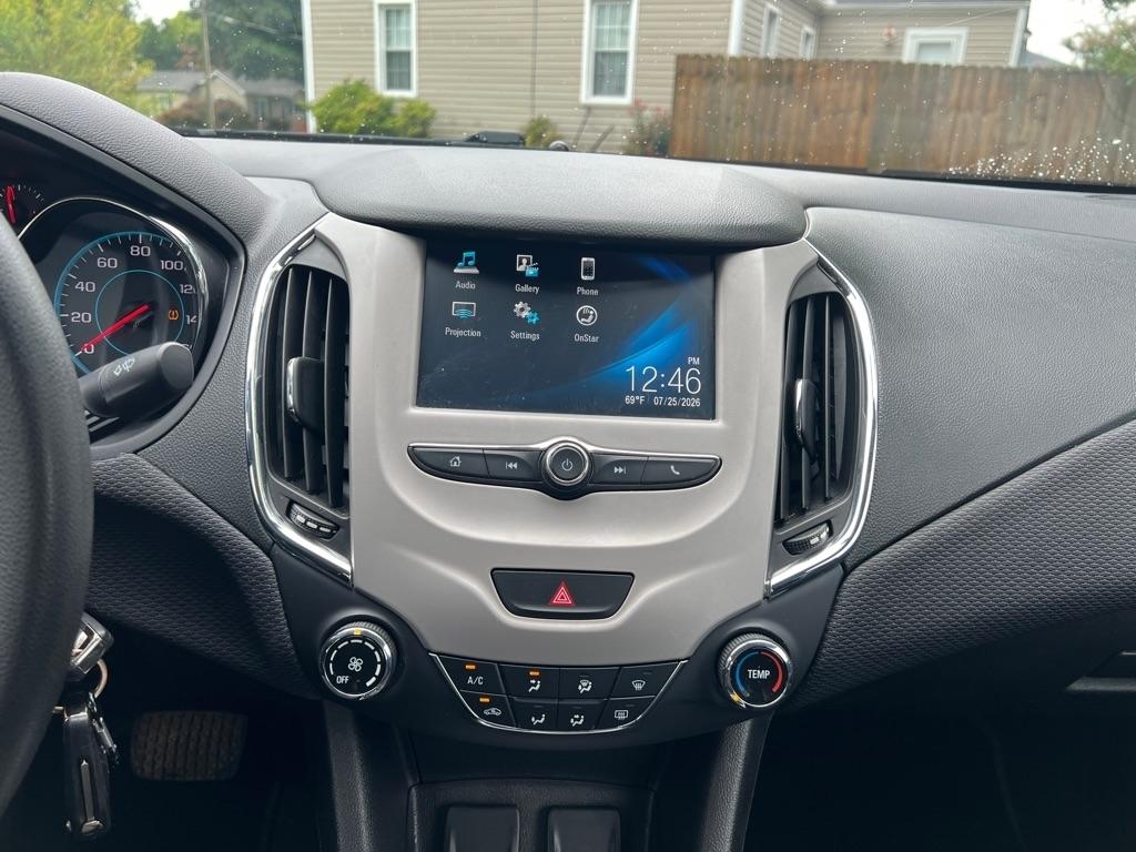 Chevrolet Cruze LS Auto 2017