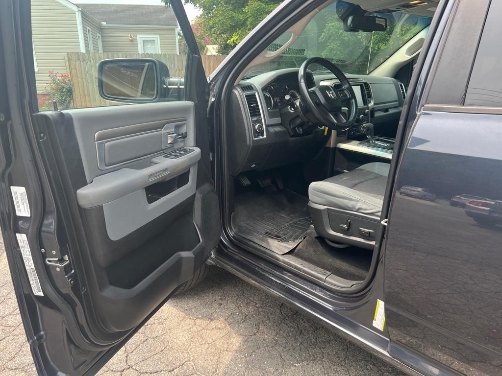 RAM 1500 SLT Crew Cab SWB 4WD 2013