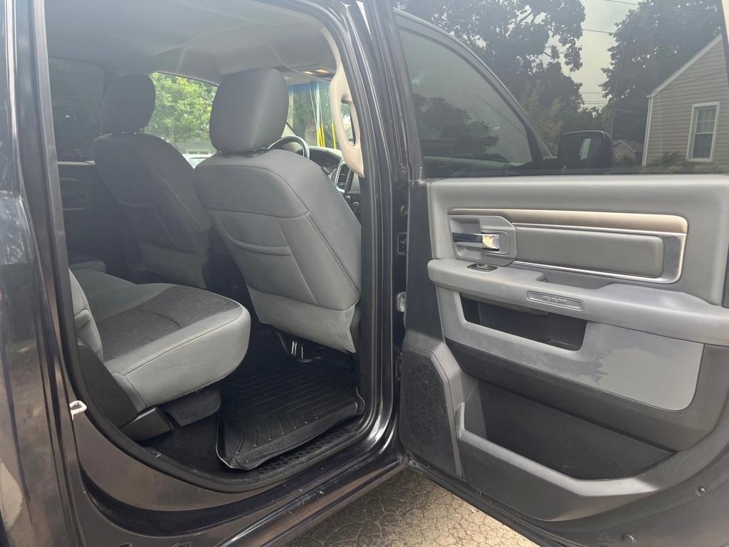 RAM 1500 SLT Crew Cab SWB 4WD 2013