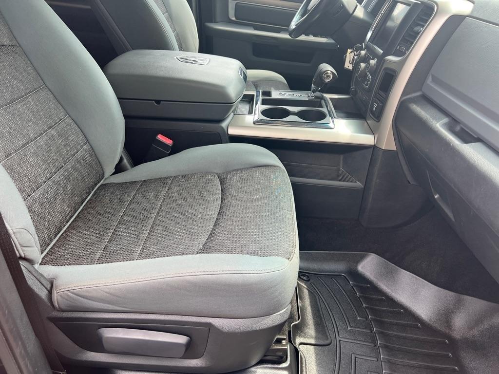 RAM 1500 SLT Crew Cab SWB 4WD 2013