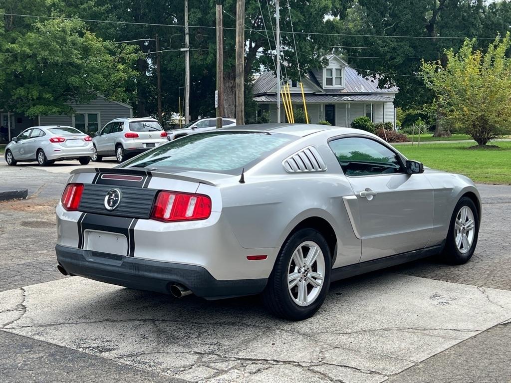 Ford Mustang V6 Coupe 2012
