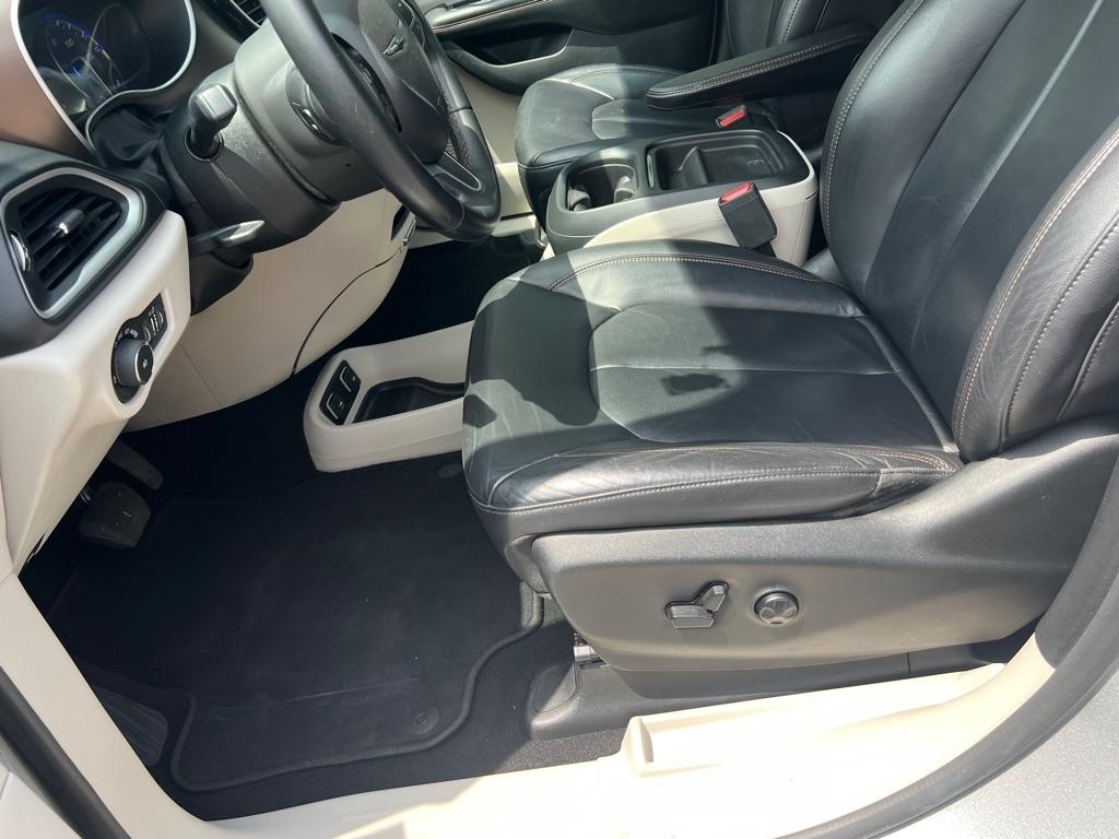 Chrysler Pacifica Touring-L 2017