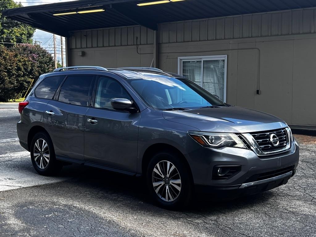 Nissan Pathfinder SV 4WD 2020