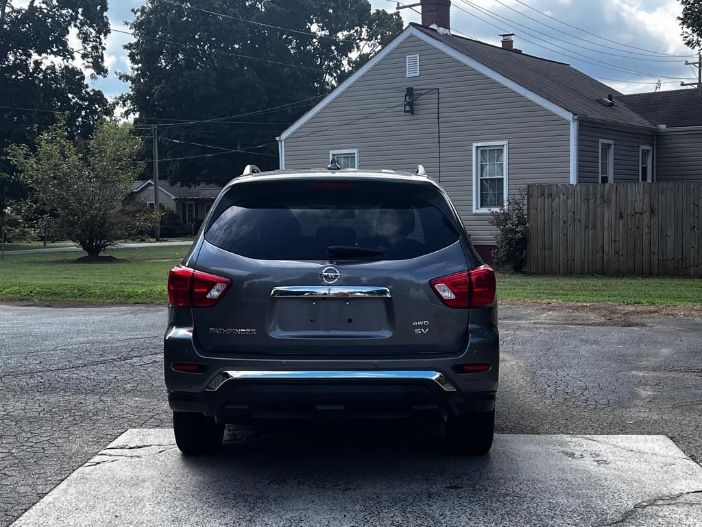 Nissan Pathfinder SV 4WD 2020