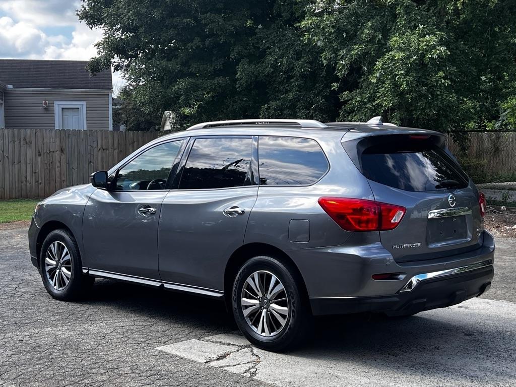 Nissan Pathfinder SV 4WD 2020